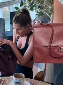 Aos 28 anos, Sasha Meneghel ganha de aniversário bolsa Chanel da coleção Primavera-Verão 2026 de couro no tom borgonha avaliada em R$ 80 mil; achei na Shein modelo semelhante ao presente da filha da Xuxa por menos de R$ 130