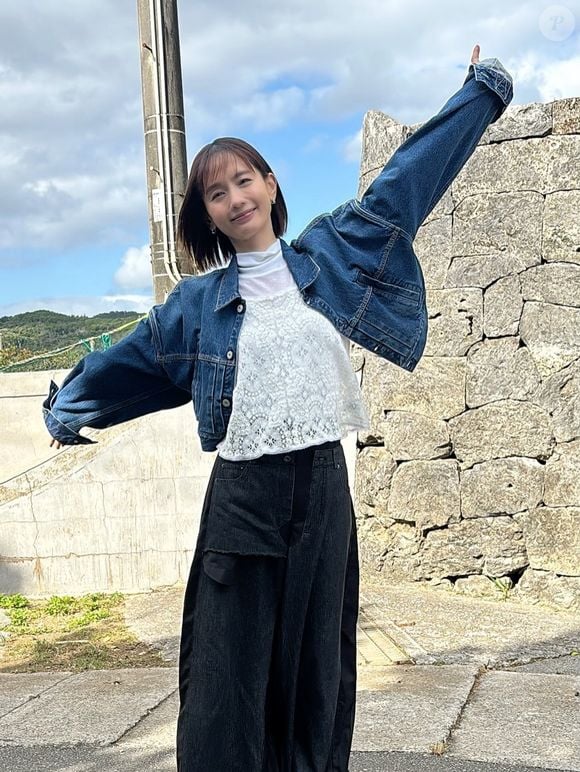 A atriz Yuri Nakamura, de 'Românticos Anônimos', morreu aos 44 anos após complicações de um câncer de reto. A morte foi confirmada pela Alpha Agency