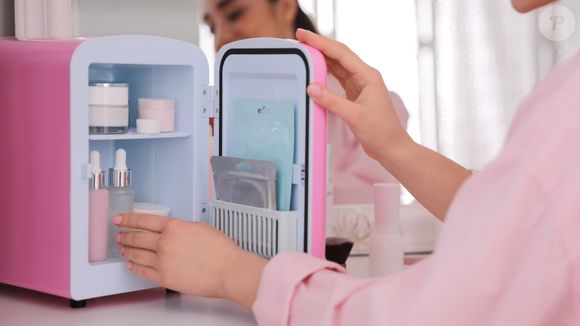 Antes de seguir tendências da internet, especialistas lembram que a geladeira pode transformar um perfume sofisticado em uma mistura indesejada de aromas