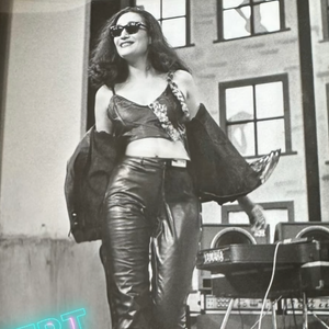 O programa, exibido pela TV Gazeta em 1984, pela Record em 1985 e pela Band entre 1986 e 1988, tornou-se um fenômeno cult da época