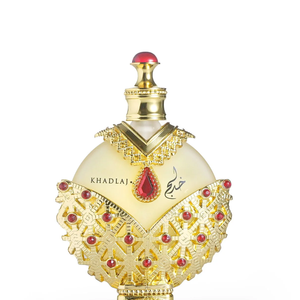 O perfume exibido na cena é o Hareem Al Sultan Gold, da marca Khadlaj Perfumes. Segundo as informações apresentadas na própria novela e em pesquisas mencionadas pela personagem, a versão de 35 ml custa cerca de R$ 377,95