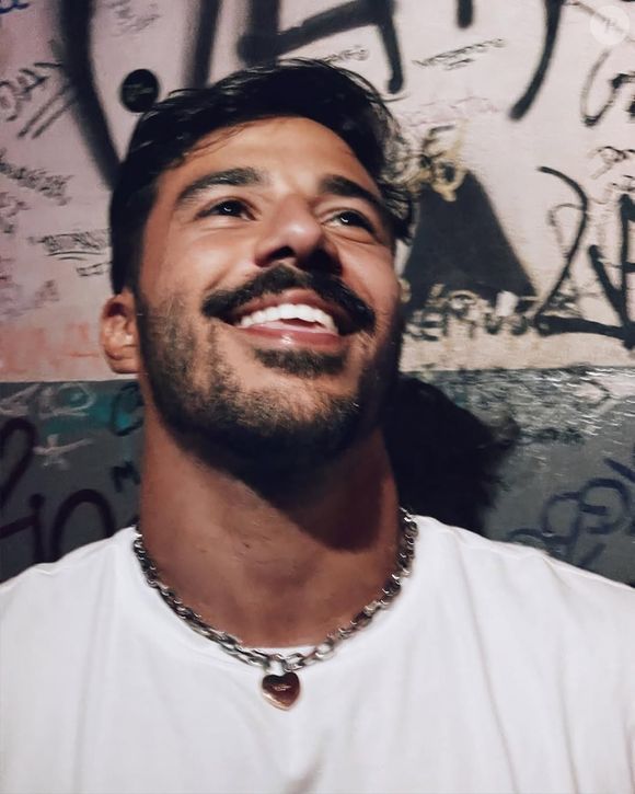 Mateus Pires, do ‘BBB 25’, também virou assunto pelos vídeos que posta com covers de hits internacionais