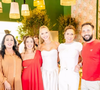 Virgínia Fonseca e o irmão, William Gusmão, posaram em clima amistoso em uma festa de Dia das Mães no último domingo (10)