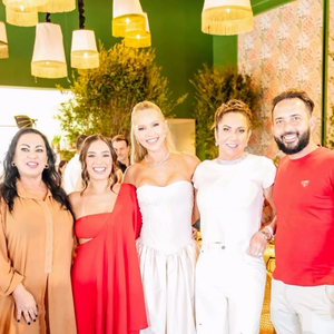 Virgínia Fonseca e o irmão, William Gusmão, posaram em clima amistoso em uma festa de Dia das Mães no último domingo (10)
