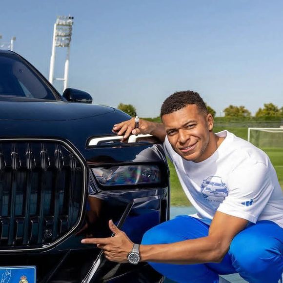 Kylian Mbappé construiu uma coleção de carros de luxo digna de estrela mundial: garagem inclui Ferrari, BMW e SUVs de alto padrão