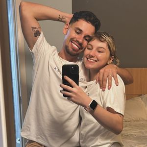 Lucas Borbas destacou que a dor do luto começou ainda com Isabel Veloso em vida, devido à gravidade de seu estado de saúde