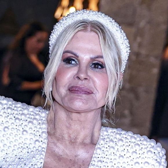 'Não pude pagar o babado no PIX': aos 70 anos, Monique Evans revela mini-lifting facial e situação inusitada no banco