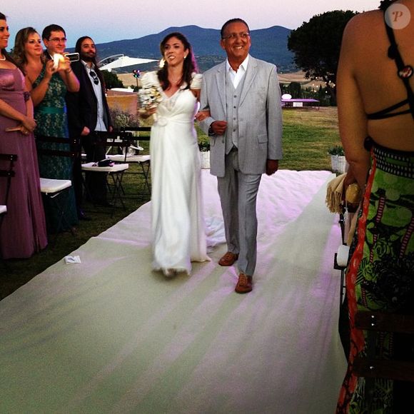 Letícia Bueno tranquiliza fãs e garante boa resposta ao tratamento: 'Ele está bem e melhorando'