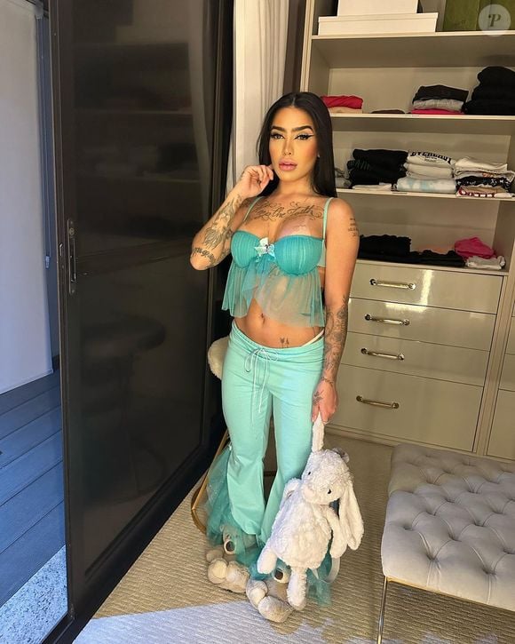 Vídeo íntimo de MC Mirella e Dynho Alves: funkeira quer processo contra quem comercializar a gravação +18