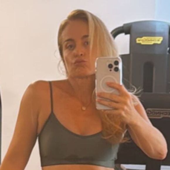 Angélica valoriza barriga sarada em treino, mas presença inesperada na academia rouba a cena