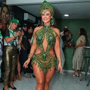 Paolla Oliveira recebe, neste sábado (17), a coroa de Rainha de Bateria da Imperatriz Leopoldinense no Carnaval de 2026