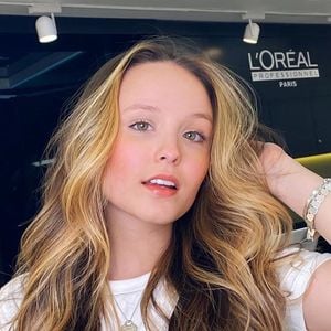 Este outro tom de loiro também foi usado por Larissa Manoela na adolescência