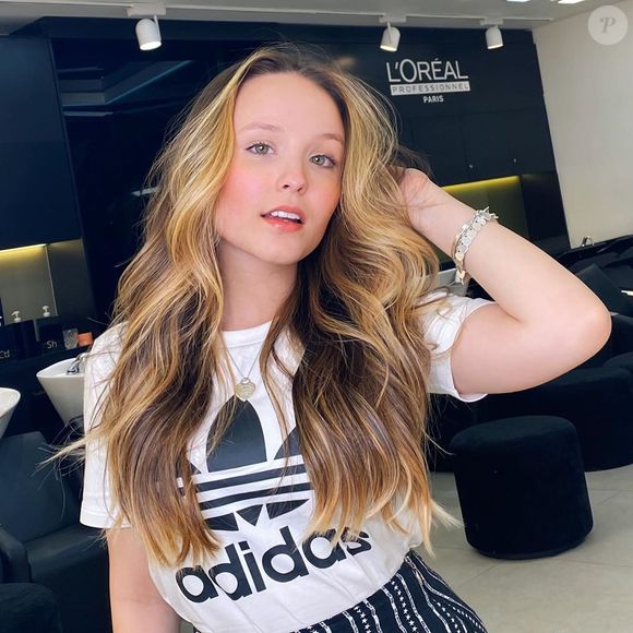 Este outro tom de loiro também foi usado por Larissa Manoela na adolescência