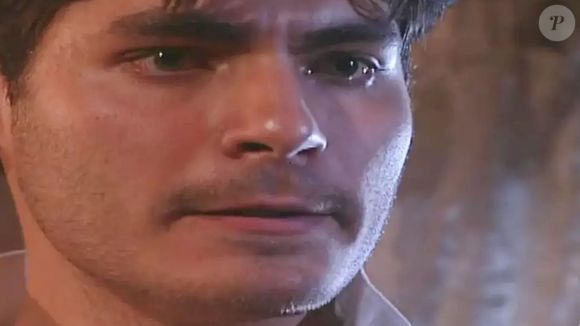 Matteo (Thiago Lacerda) vai trabalhar em uma das fazendas de Francesco (Raul Cortez) para não ser deportado em 'Terra Nostra'