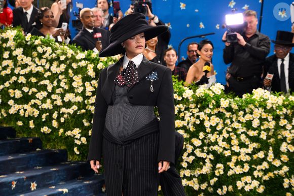 MET Gala 2025: importante baile ocorreu na última segunda-feira (05), em Nova Iorque, e reuniu diversos famosos, como a cantora Rihanna.