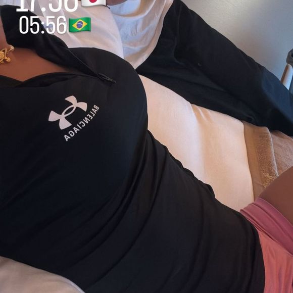 Nem na viagem Virginia Fonseca abre mão dos treinos.