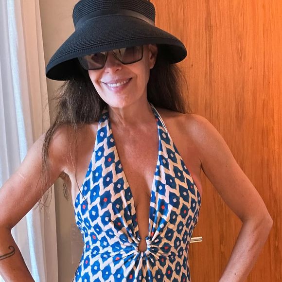 Atualmente Carolina Ferraz, a vilã Paula de 'História de Amor' está com 57 anos de idade.