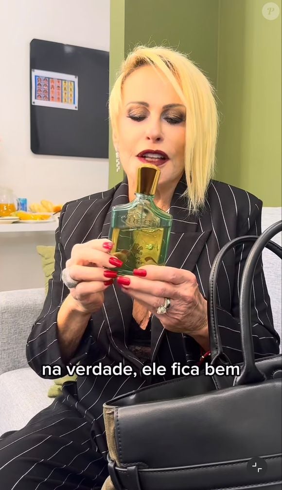 Além de revelar sua escolha, Ana Maria Braga aproveitou o vídeo para compartilhar uma recomendação sobre o uso de fragrâncias. 'É pra também não invadir o espaço do outro, né?', questionou a apresentadora, ao destacar a importância de ter cuidado com a quantidade de perfume aplicada