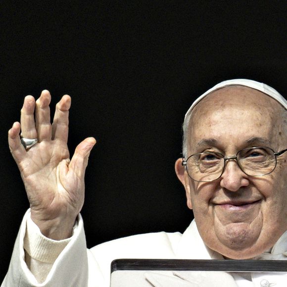 Papa Francisco está internado em estado crítico por uma pneumonia bilateral