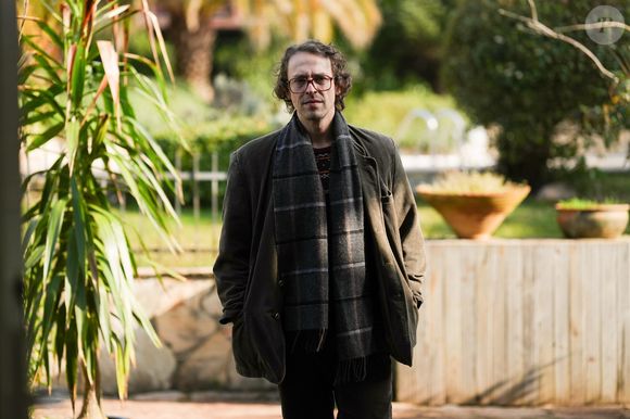 Atilla reage ao ver entregador sendo hostilizado no capítulo de quarta-feira 18 de março de 2026 da novela 'Coração de Mãe'