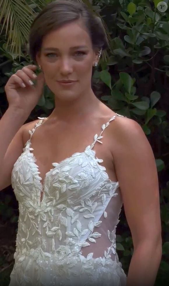 Detalhe do vestido de noiva de Adriana Birolli