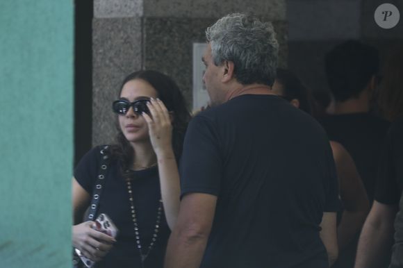 Mel Maia também foi clicada durante a despedida de Débora Maia