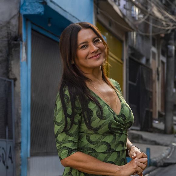 Lígia (Dira Paes) protagonizando em 'Três Graças'. A atriz fará mãe da personagem de Sophie Charlotte