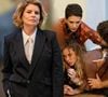 Odete (Debora Bloch) humilha Heleninha (Paolla Oliveira) bêbada em Vale Tudo