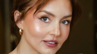 Nem mexicana, nem domadora de cavalos: estrela da novela 'Domênica Montero', Angelique Boyer tem 6 curiosidades que desmentem tudo o que o público imagina sobre ela