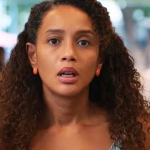 Na novela 'Vale Tudo', Raquel (Taís Araújo) acreditou na bondade da filha Maria de Fátima (Bella Campos), e que ela estaria falando a verdade.