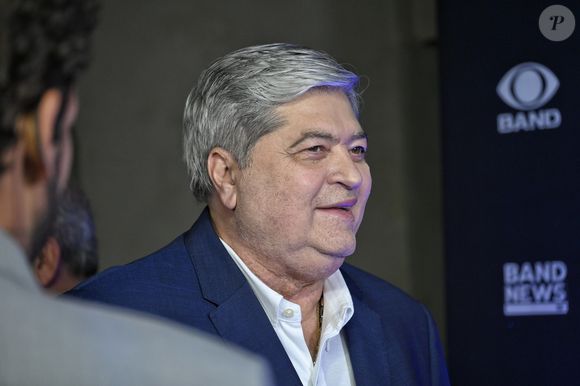 Datena cutucou a equipe ao vivo um dia depois de uma reportagem do site TV Pop, que dizia que a produção estava bem incomodada com o comportamento do apresentador