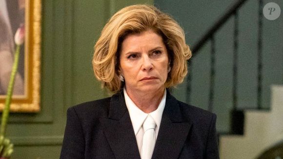 No remake de 'Vale Tudo', Odete Roitman (Debora Bloch) gosta de homens jovens