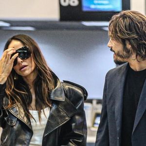 O site informou que o casal deverá celebrar o amor com uma reunião mais intimista, restrita aos amigos e familiares.