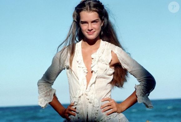 'Acabei com o formato do meu olho e pensei 'não me pareço comigo mesma', disse Brooke Shields sobre botox