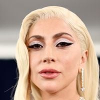 O segredo do skincare de R$ 2,8 mil de Lady Gaga: isso é tudo o que a diva pop passa diariamente para manter a pele impecável