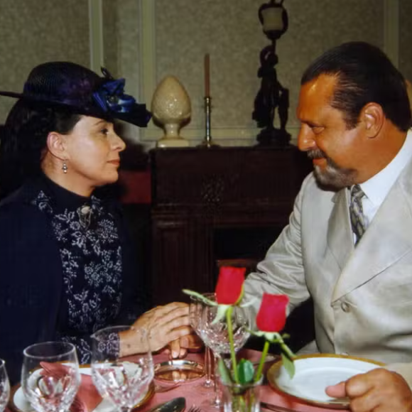 Antonio Fagundes repetiu parceria com Debora Duarte na novela 'Terra Nostra'; na novela, ela engravida na reta final do esperado menino