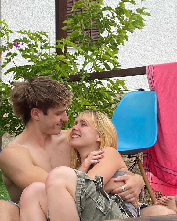 Casal em 'Olympo', Clara Galle e Nuno Gallego se apaixonaram nos bastidores da série da Netflix e agora moram juntos