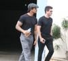Arthur Aguiar e Micael Borges se despediram de Lua Blanco durante o velório realizado no Cemitério Vertical Memorial do Carmo, no centro do Rio de Janeiro, nesta segunda-feira (19). Os atores fizeram parte do elenco de 'Rebelde', novela que projetou Lua nacionalmente e marcou a trajetória profissional dos artistas