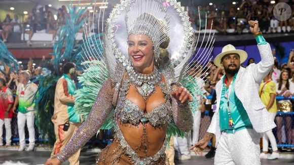 Em entrevista, Anitta ignorou Virgínia e citou apenas Paolla Oliveira como rainha da Grande Rio