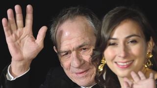 O que já se sabe da morte precoce da filha do ator Tommy Lee Jones, Victoria Jones, de 34 anos, em hotel de luxo nos EUA?