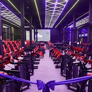 Virginia Fonseca inaugurou a WeGym, sua nova academia em Goiânia, com a presença de Vini Jr. O evento marcou a primeira aparição pública do casal após a reconciliação