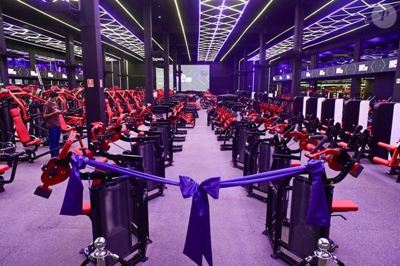 Virginia Fonseca inaugurou a WeGym, sua nova academia em Goiânia, com a presença de Vini Jr. O evento marcou a primeira aparição pública do casal após a reconciliação