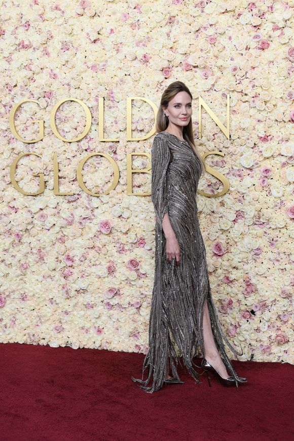 Angelina Jolie também é conhecida por ser muito honesta sobre os problemas de saúde que a acometem