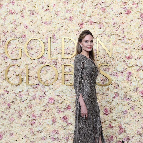 Angelina Jolie também é conhecida por ser muito honesta sobre os problemas de saúde que a acometem