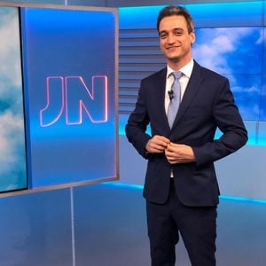 Globo provoca crise de ciúmes ao escolher Tiago Scheuer como sucessor de Roberto Kovalick no 'Hora 1' porque novo titular nem vinha fazendo parte da equipe de âncoras eventuais