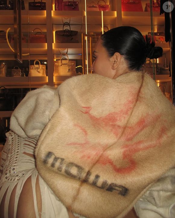 Em entrevista à 'Revista Vogue', Kim Kardashian já admitiu ser um pouco 'acumuladora'.