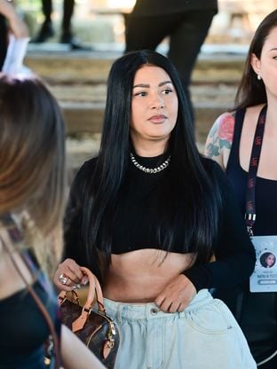 Simaria é alvo de críticas pela aparência e ganha defesa de cantora famosa