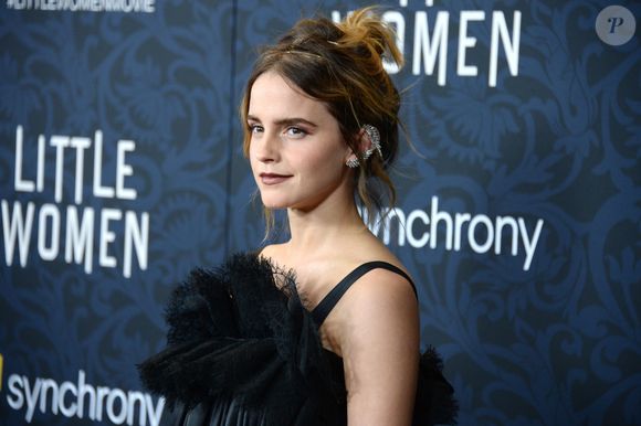 Segundo fontes da universidade ao jornal, Emma Watson age como qualquer outro aluno do local: