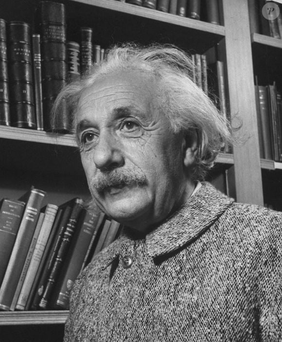 A busca de Einstein pela felicidade permanece relevante um século depois, porque, se pararmos para pensar, mesmo em 2026, o que ainda buscamos é a felicidade.