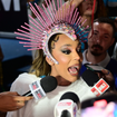 ‘A Globo não tem o menor respeito’: Erika Hilton é esnobada pela emissora ao fazer discurso em escola de samba e web não perdoa